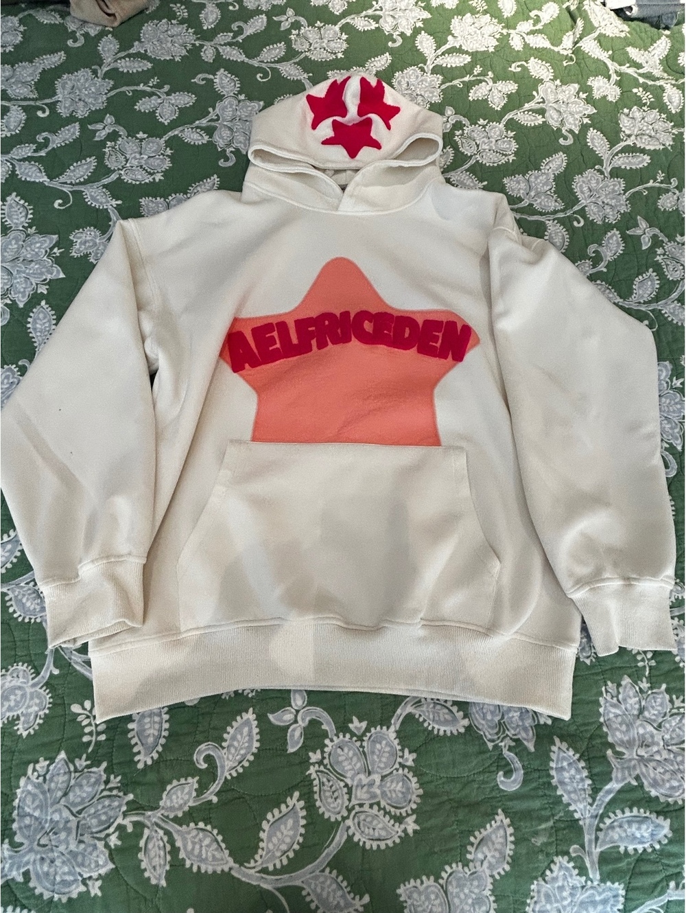 Elfric Eden White Hoodie with Red Star Appliques and Logo